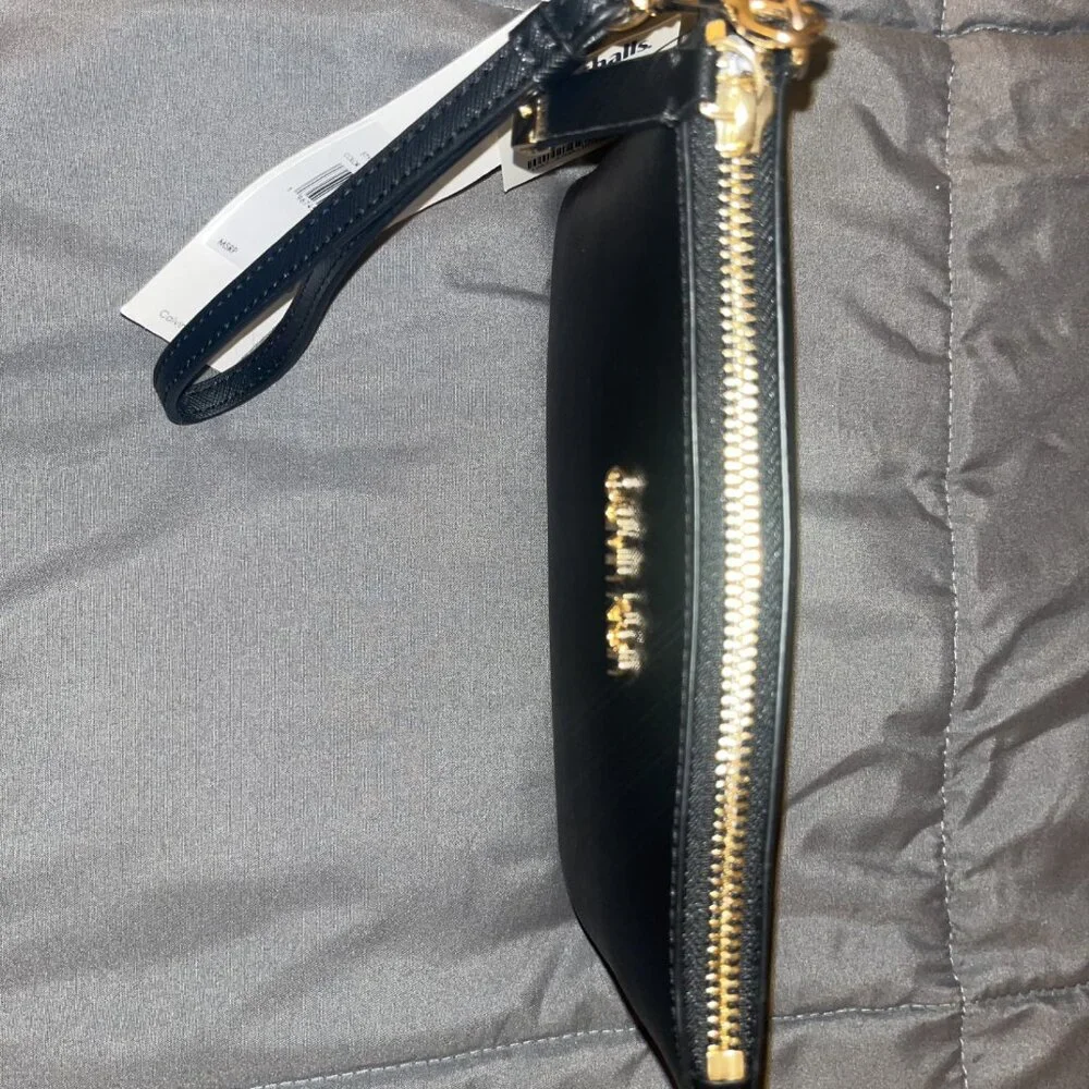 BNWT Calvin Klein Black Clutch Zip Wristlet - Picture 3 of 7